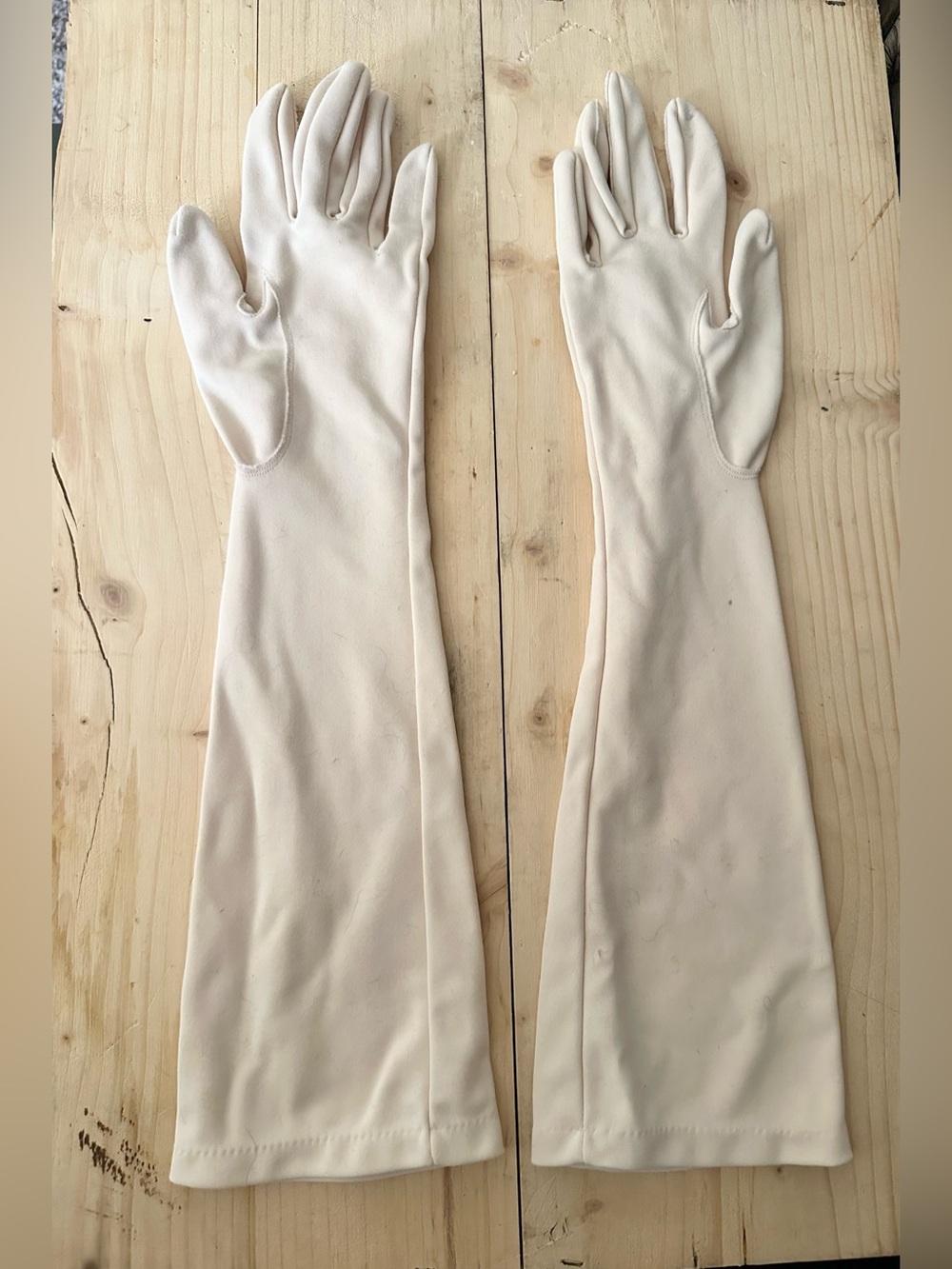 Vintage 1960s medium length extra small gloves